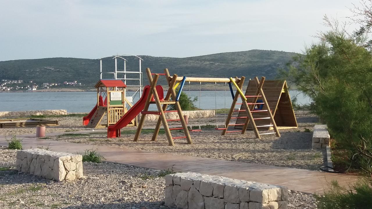 Inga'S Apartment Starigrad Paklenica Buitenkant foto