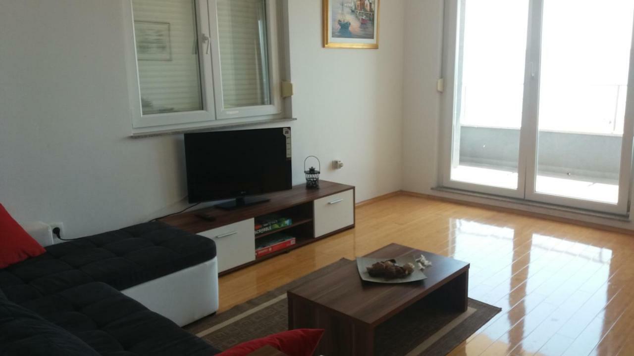 Inga'S Apartment Starigrad Paklenica Buitenkant foto